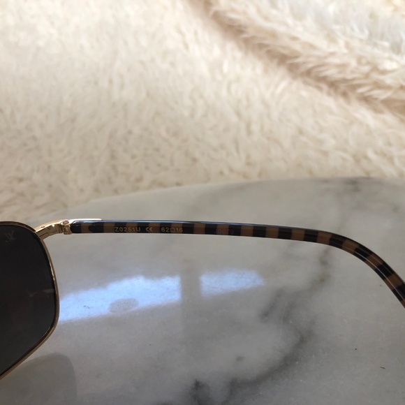 Authentic LOUIS VUITTON DAM EBENE GOLD Z0251U - Picture 5 of 7